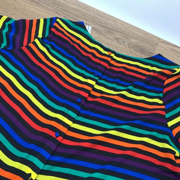 Torrid Strong Rainbow Striped Blouse Button Down Back Size 0 Womens Top - Picture 7 of 7